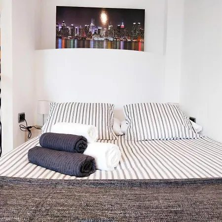 Daire Chic Apartments Loft Mataró